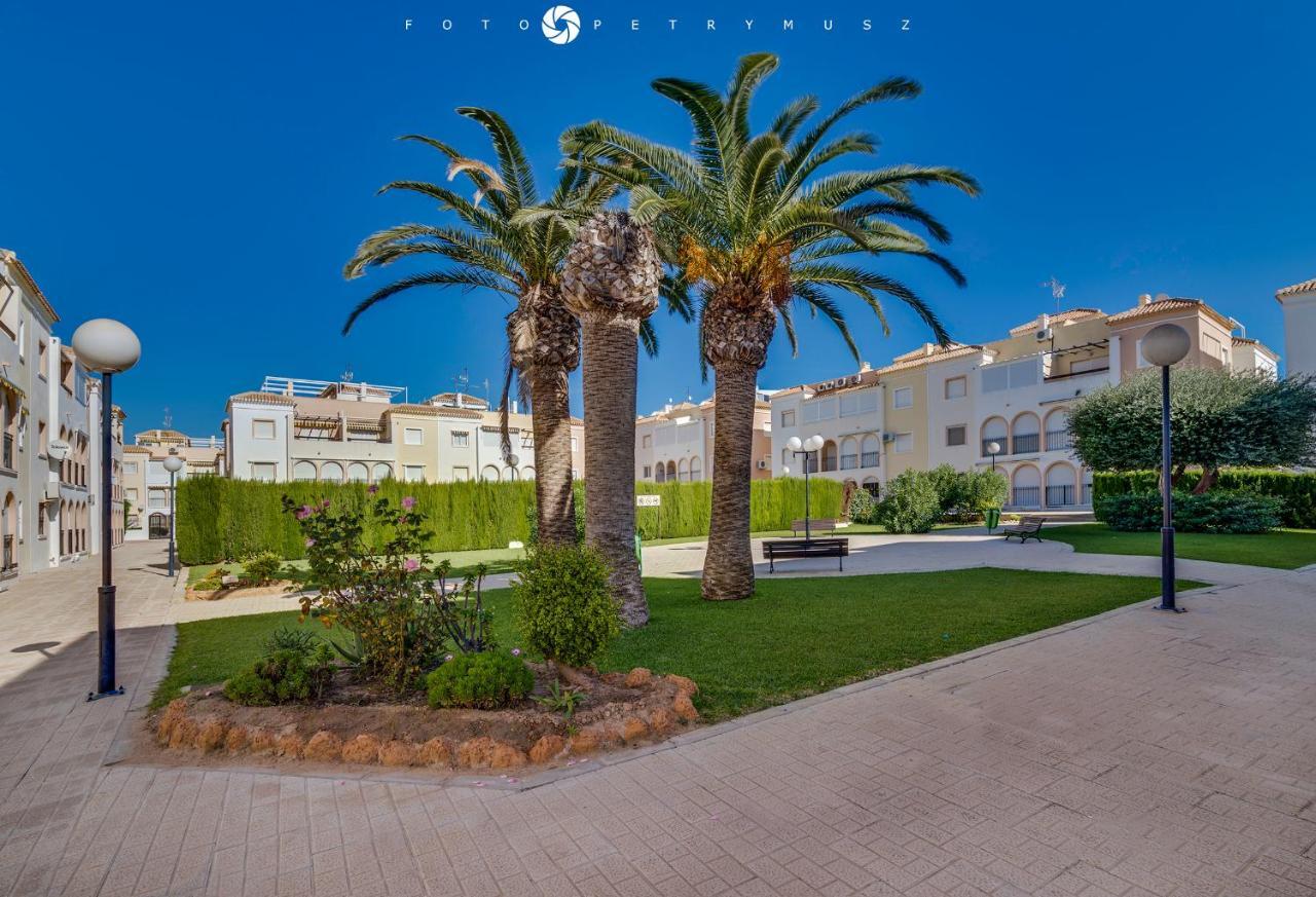 Apartment Fabulus Torrevieja Exterior foto